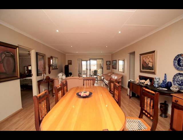 3 BEDROOM HOUSE FOR SALE IN FRAAIUITSIG